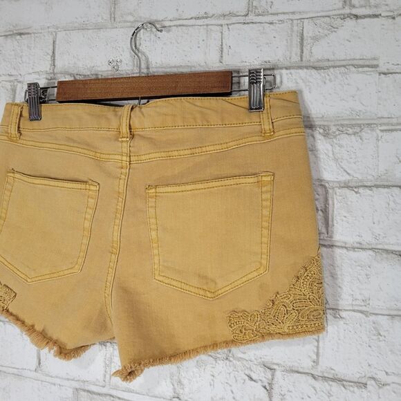 Rue 21 cute mustard color shorts - Picture 7 of 11